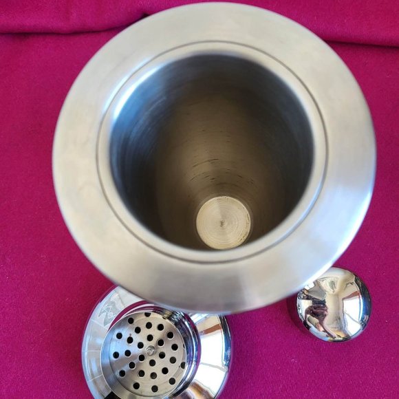 Stainless Steel vintage Double Insulated Martini Shaker! Shaken not stirred~ - Picture 4 of 9